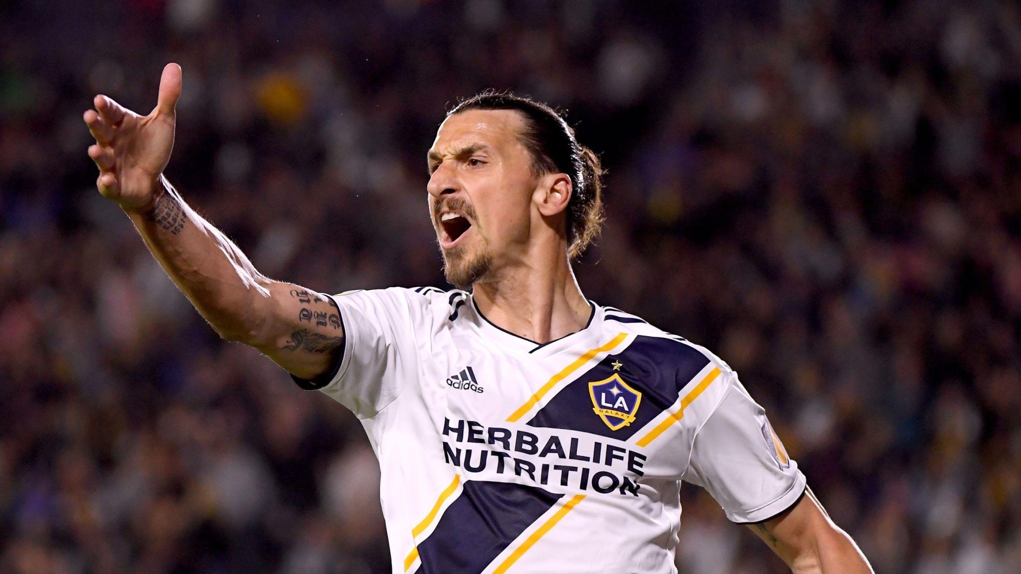 Ibrahimovic lap cu dup mang ve chien thang cho LA Galaxy hinh anh