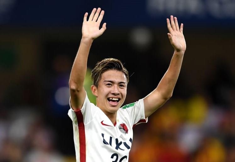 Barcelona sap chieu mo cau thu nguoi Nhat Ban hinh anh