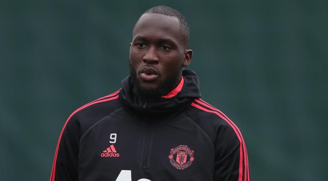 Cau thu MU bi che gieu tren san tap boi may bay cua CDV Liverpool hinh anh