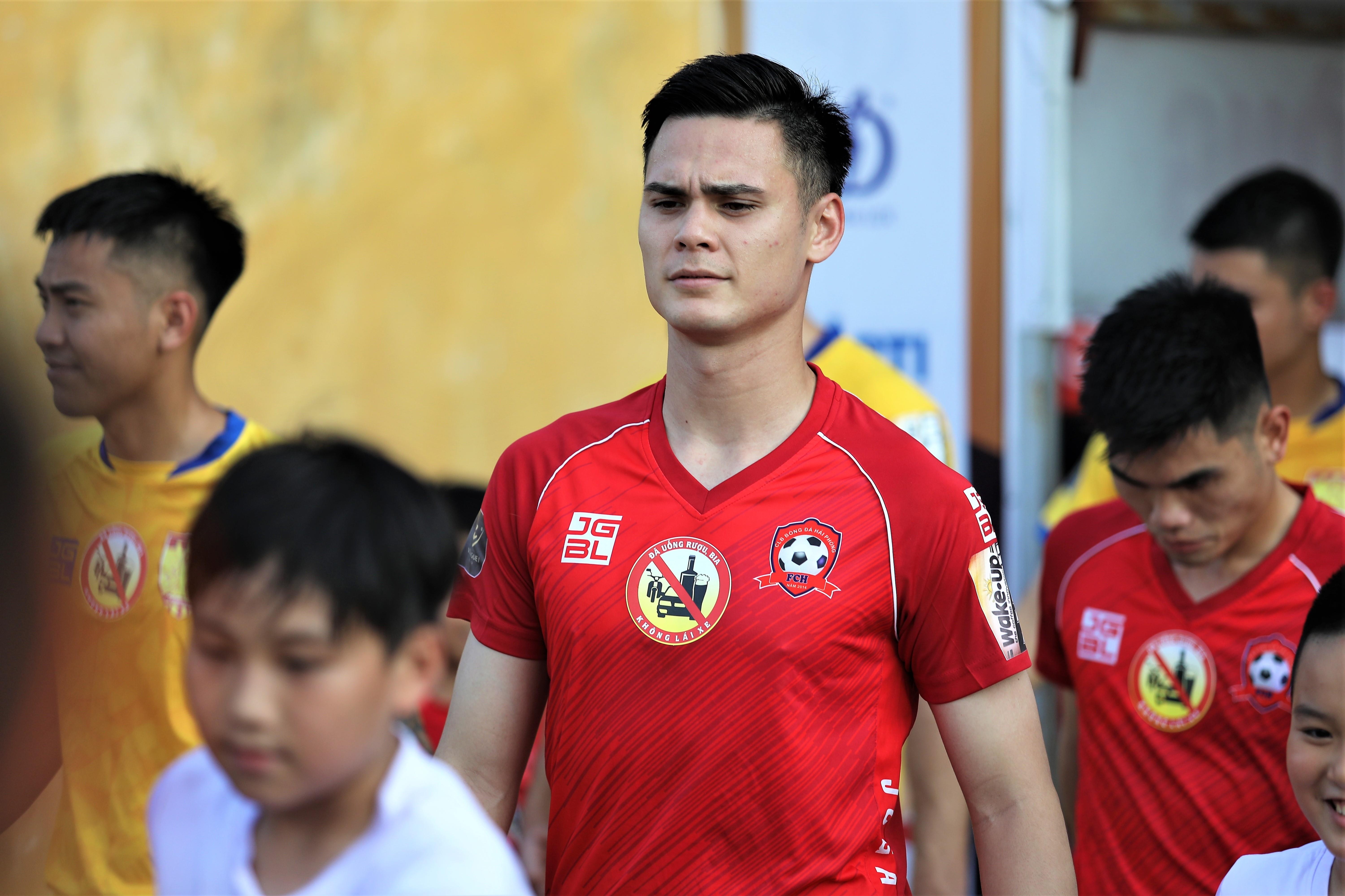 HLV Viet Hoang noi ve ly do trung ve Viet kieu lien tiep vang mat hinh anh