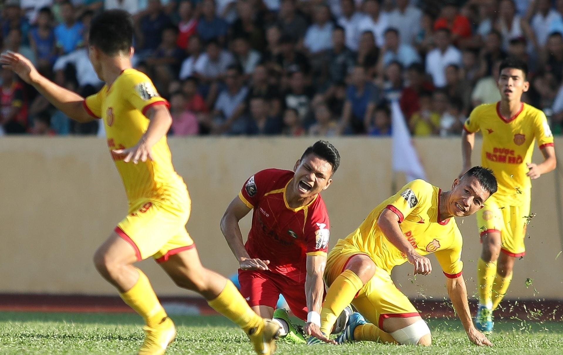 xuân mạnh chấn thương ảnh 1 xuan manh chan thuong anh 1