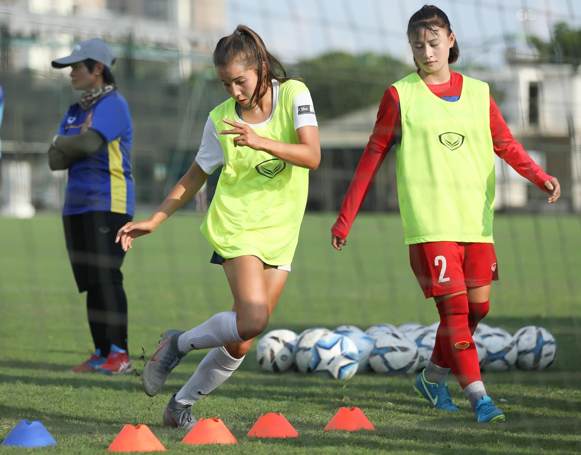 viet kieu bong da nu anh 3