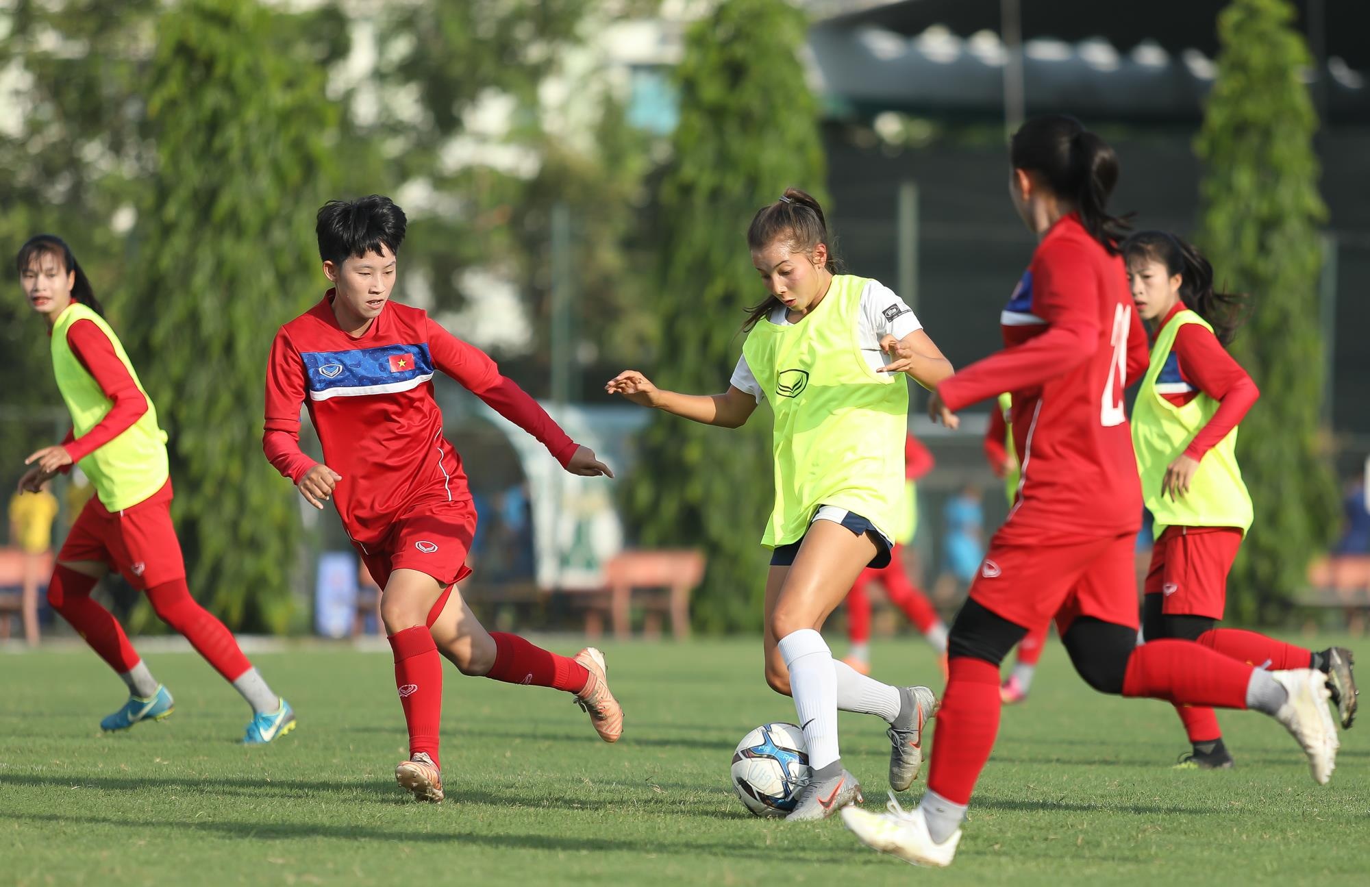 viet kieu bong da nu anh 4