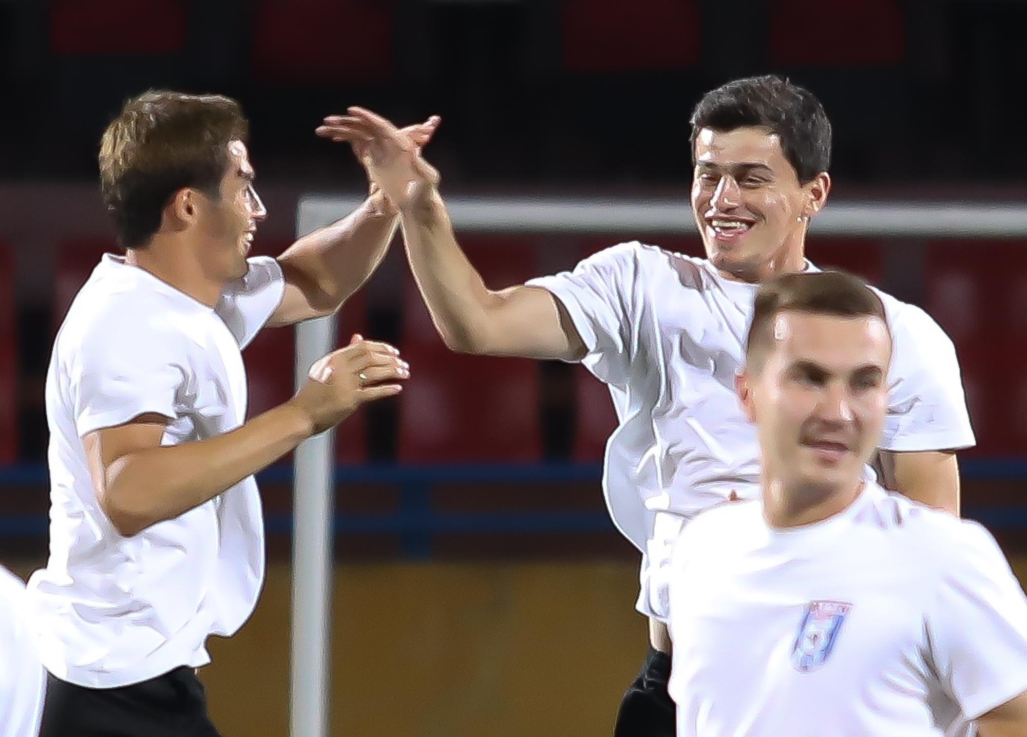 Doi thu cua CLB Ha Noi tap bai di truoc ban ket AFC Cup hinh anh