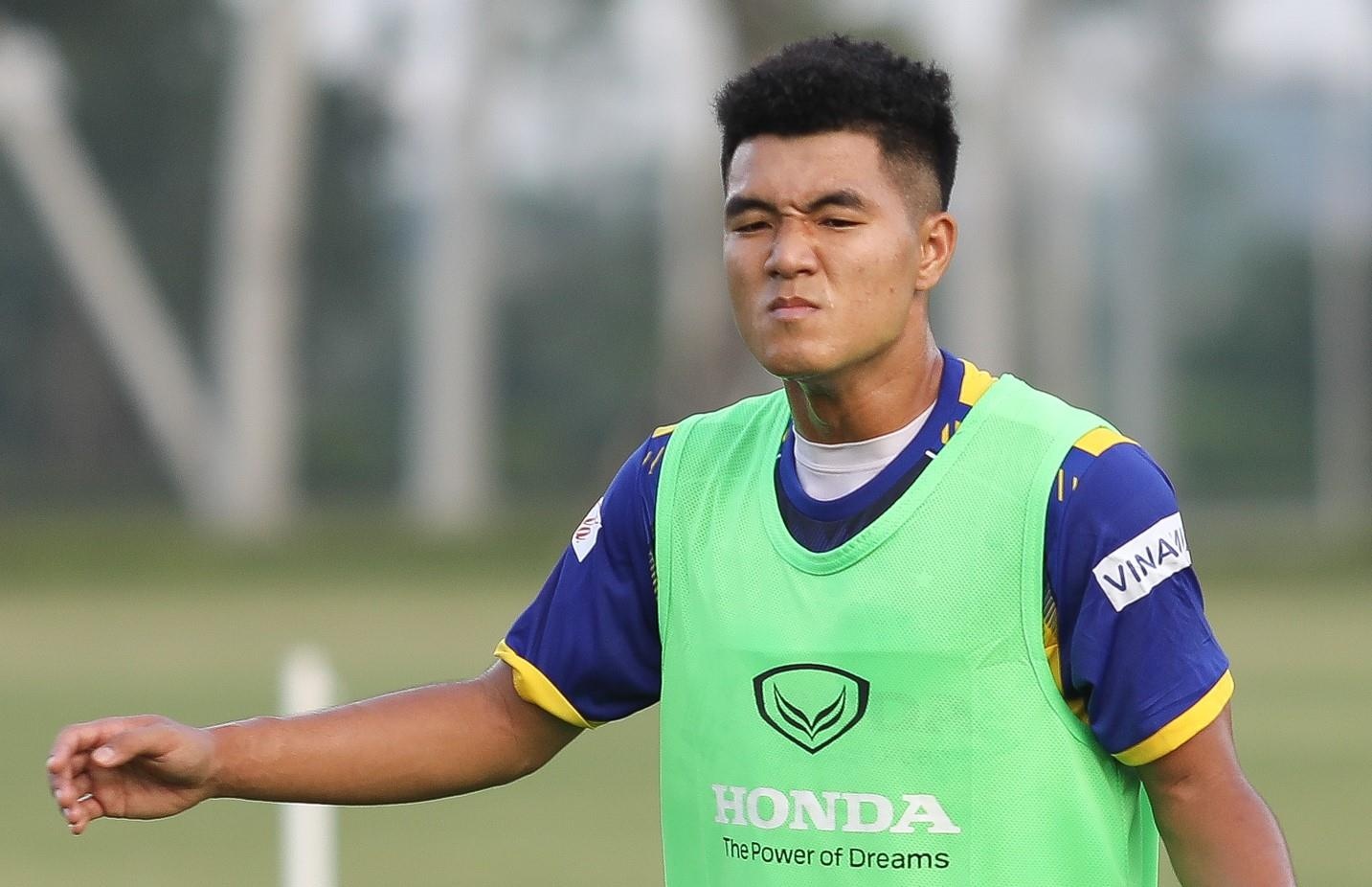 Duc Chinh, Trong Dai meo mat voi bai tap cua U22 Viet Nam hinh anh