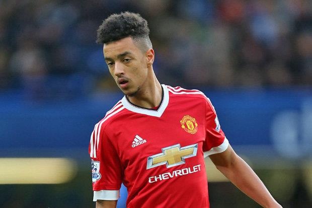 Heerenveen tung loai hau ve cua MU truoc khi chieu mo Van Hau hinh anh