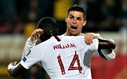 Ronaldo ghi ban giup Bo Dao Nha gianh chien thang 4-2 hinh anh