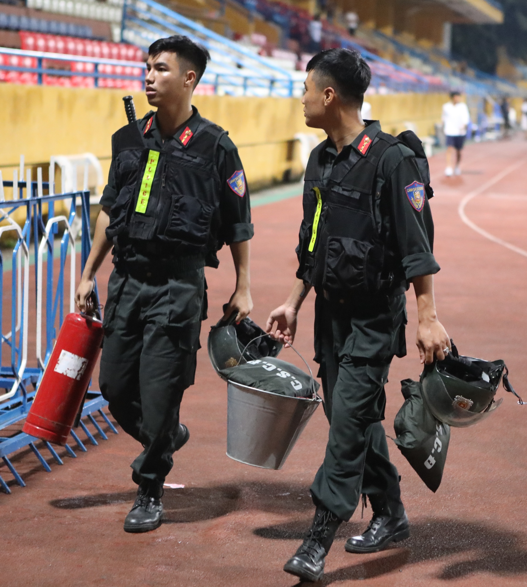 pháo sáng v.league ảnh 12 phao sang v.league anh 12