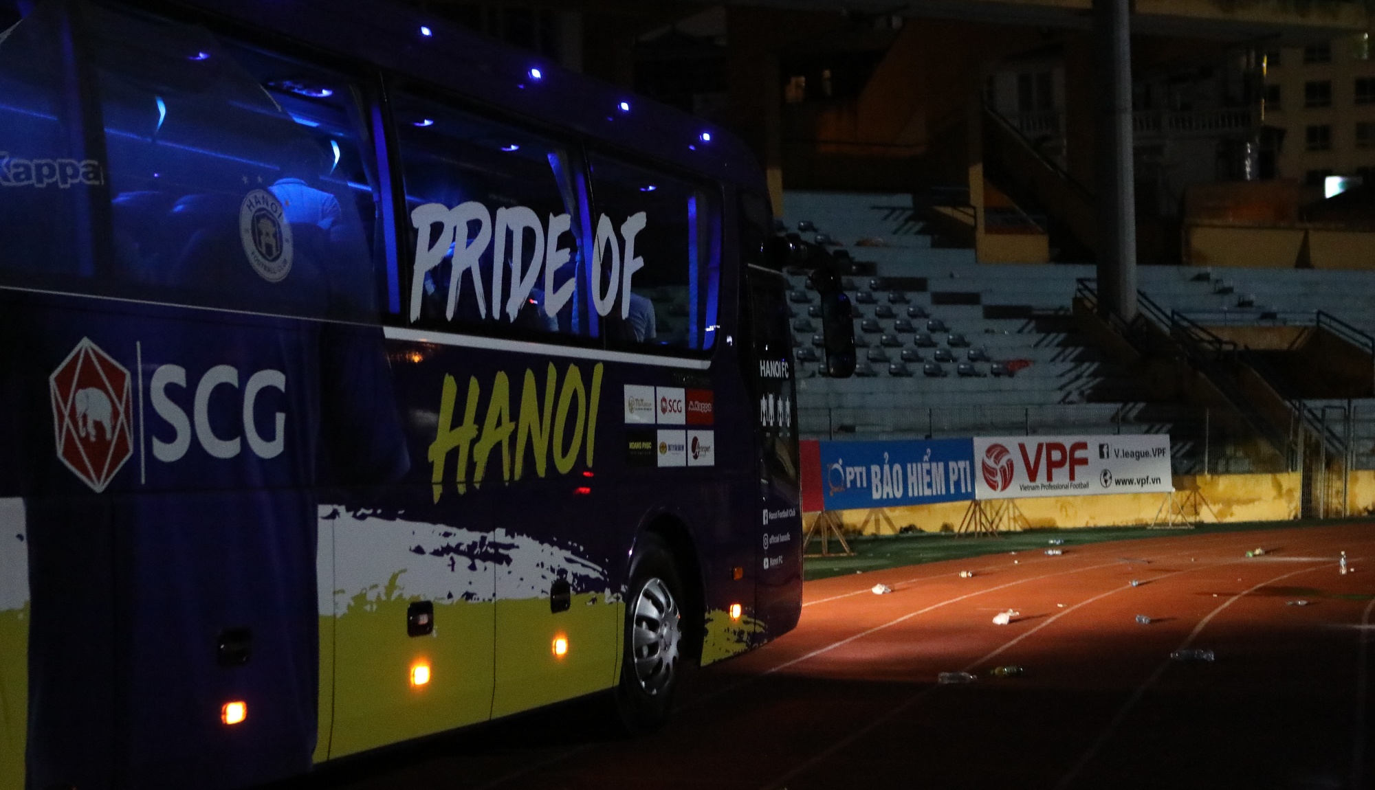 pháo sáng v.league ảnh 15 phao sang v.league anh 15