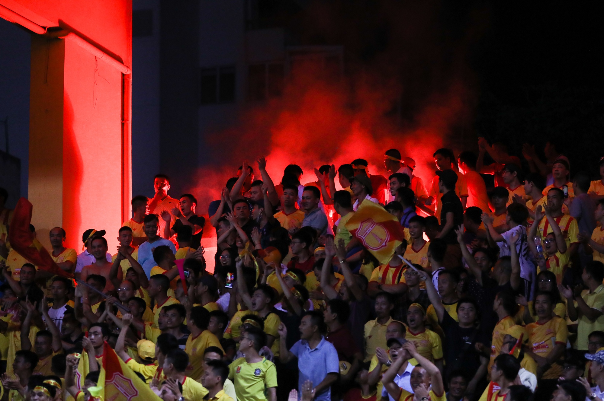 pháo sáng v.league ảnh 3 phao sang v.league anh 3