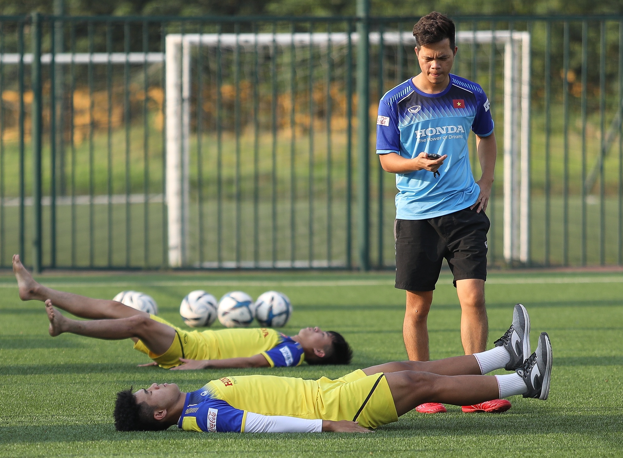 u22 viet nam tap trung anh 3