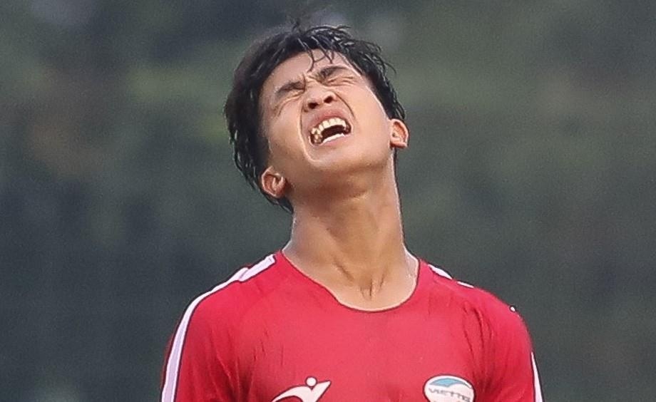 Danh Trung nhan nho khi bo lo co hoi trong tran thua cua U21 Viettel hinh anh