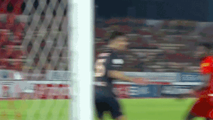 2 cau thu cung luc tung nguoi moc bong thanh ban o Thai League hinh anh