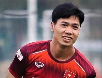 Cong Phuong cuoi tuoi voi Tuan Anh trong buoi tap dau hinh anh