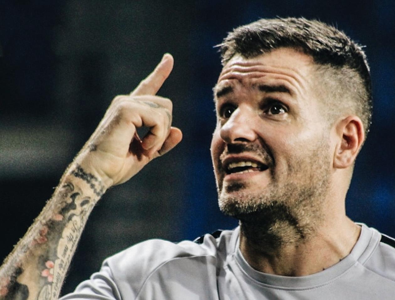 HLV Indonesia: '3 ban thang cua Viet Nam la do chung toi tang' hinh anh