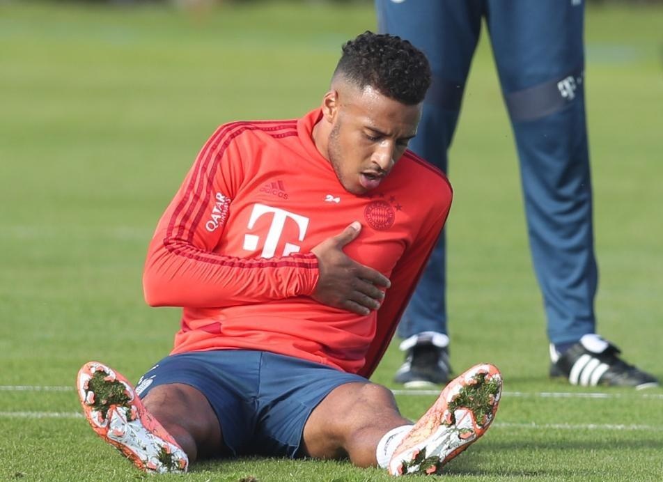 Tien ve Bayern trai qua con dau tim tren san tap hinh anh