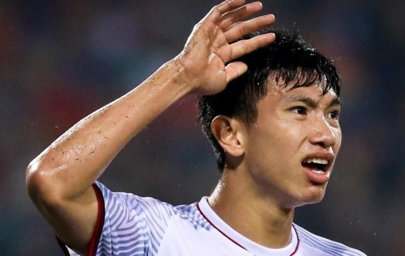 HLV Heerenveen ly giai viec chua cho Van Hau ra san hinh anh