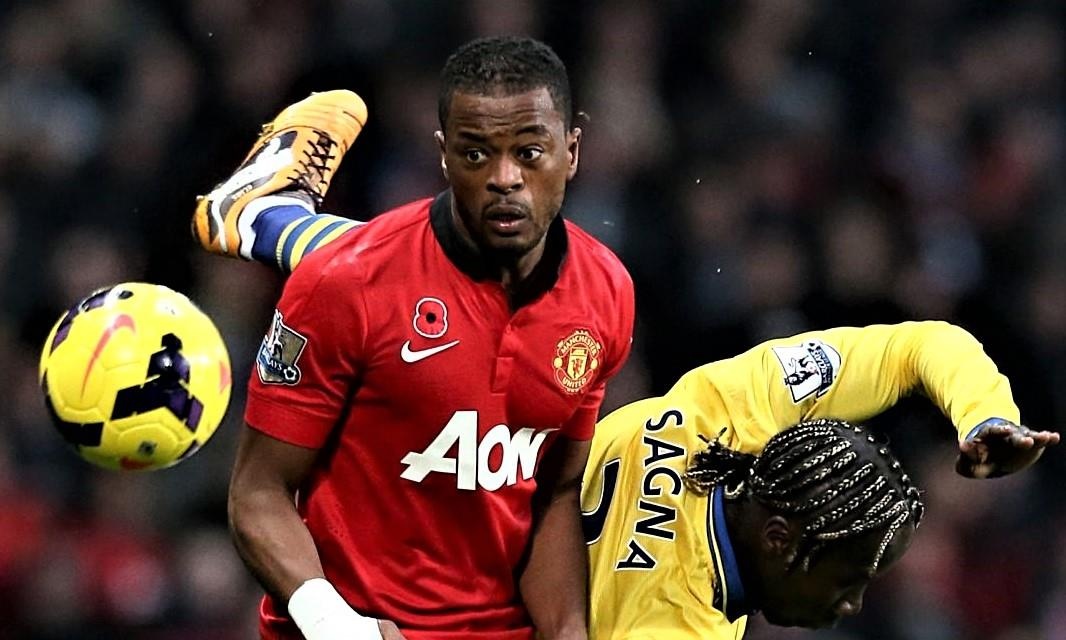 Evra: 'Sau chuc nam, Arsenal van da nhu tre con' hinh anh