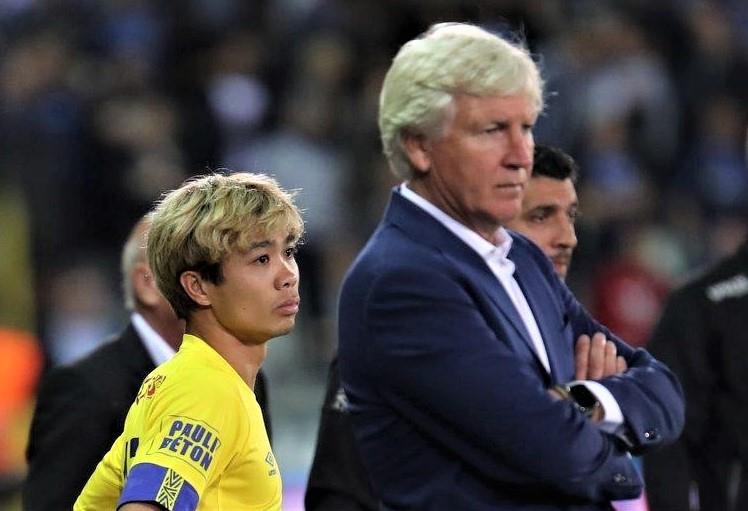 HLV Sint-Truidense ly giai viec khong cho nhieu cau thu thi dau hinh anh