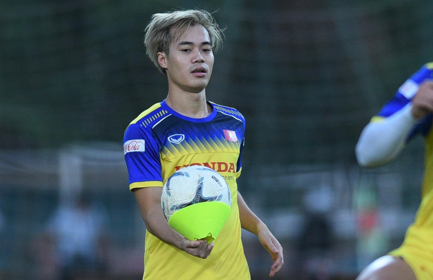 Van Toan lien tuc treu choc Trong Hoang hinh anh