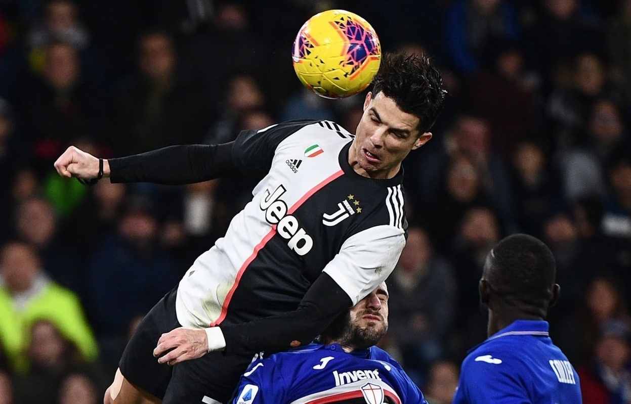 Ronaldo ghi ban cho Juventus voi cu nhay cao hon cau mon hinh anh