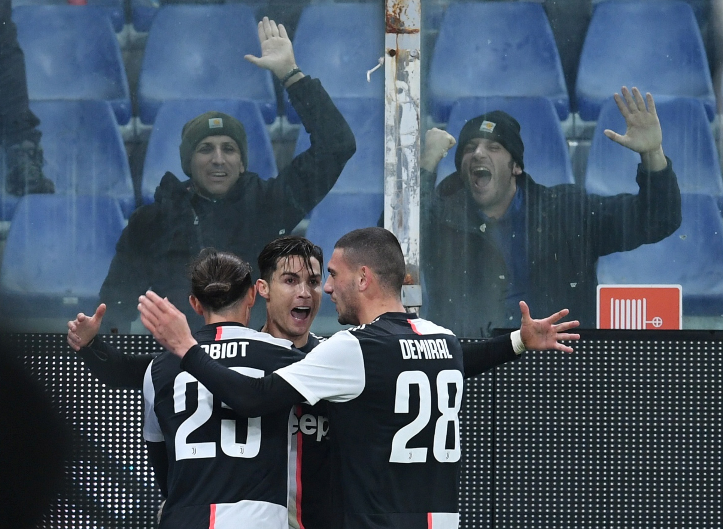 ronaldo ghi ban anh 4