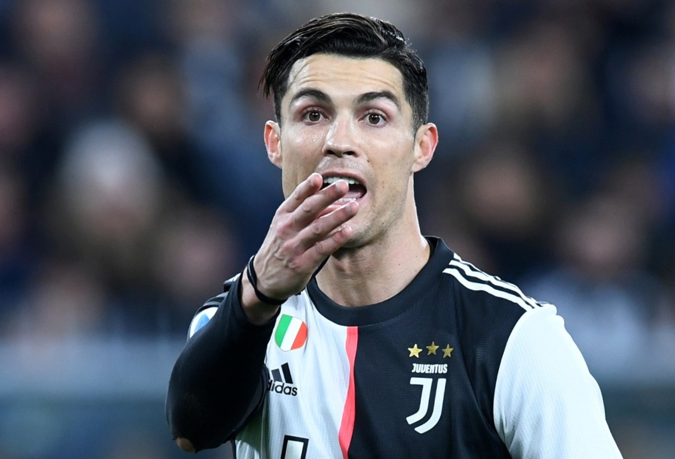 HLV doi thu than phuc pha danh dau hiem co cua Ronaldo hinh anh