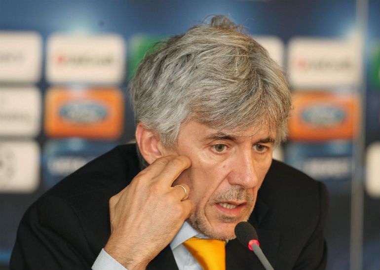 Tuyen UAE co HLV moi sau khi ong Van Marwijk bi sa thai hinh anh