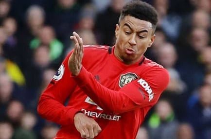 Lingard bi dong doi chi trich vi bo lo co hoi ngon an hinh anh