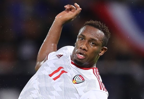 Cau thu UAE gia chan thuong de tron nghia vu voi doi tuyen hinh anh