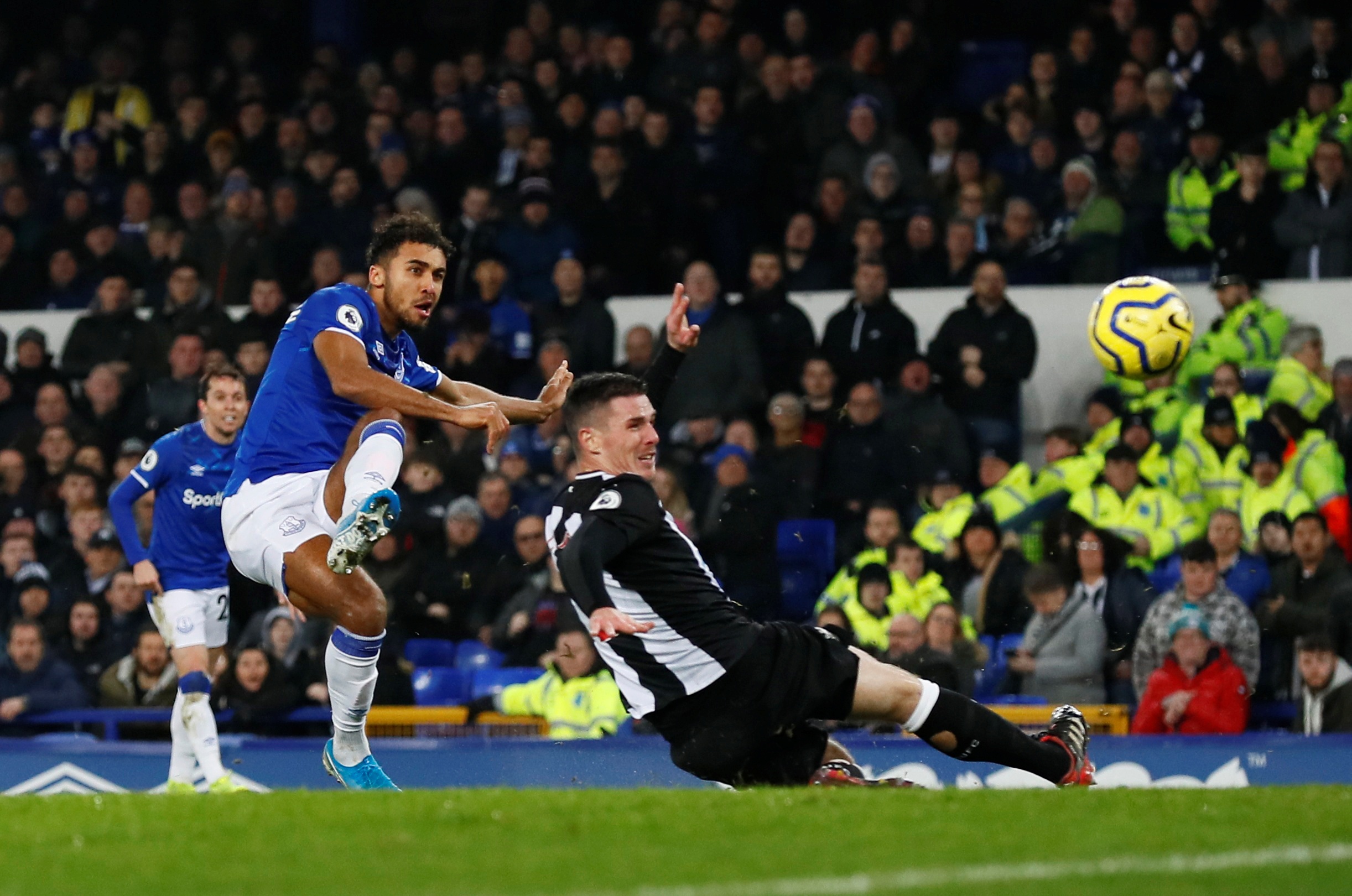 everton newcastle anh 11