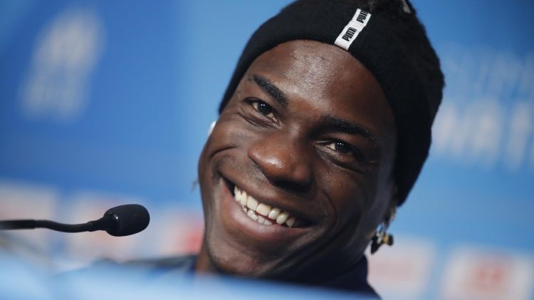 Balotelli: 'Tu khi ve Italy, toi chang gay rac roi cho ai' hinh anh