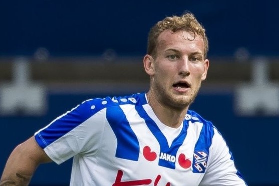 Them mot cau thu tre bi Heerenveen day di vi khong co dong gop hinh anh