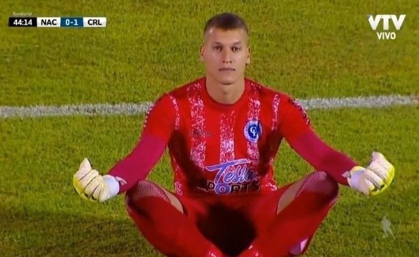 Thu mon lam hai ca doi vi bat chuoc kieu an mung cua Haaland hinh anh