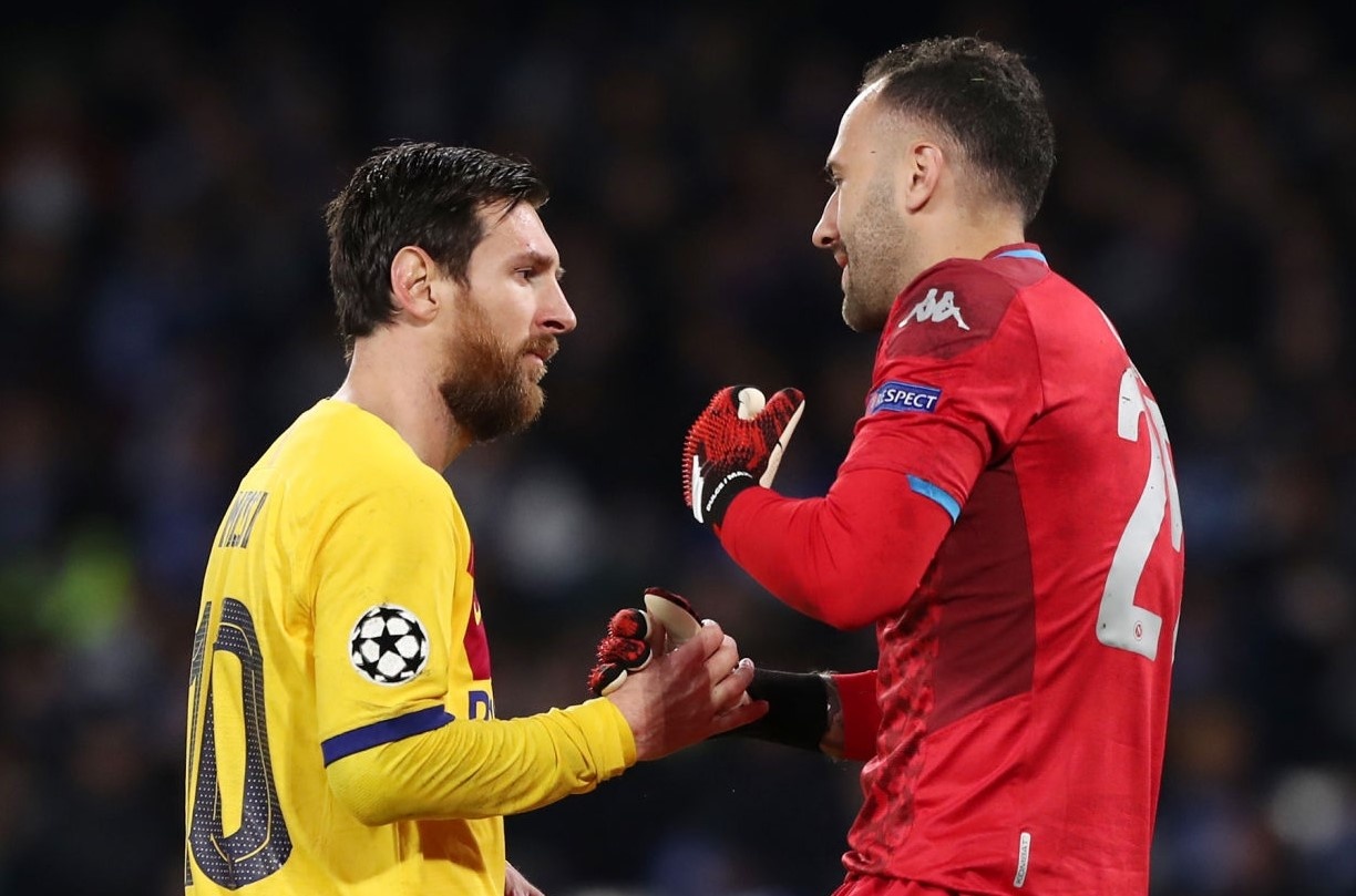 messi bi re qua anh 1