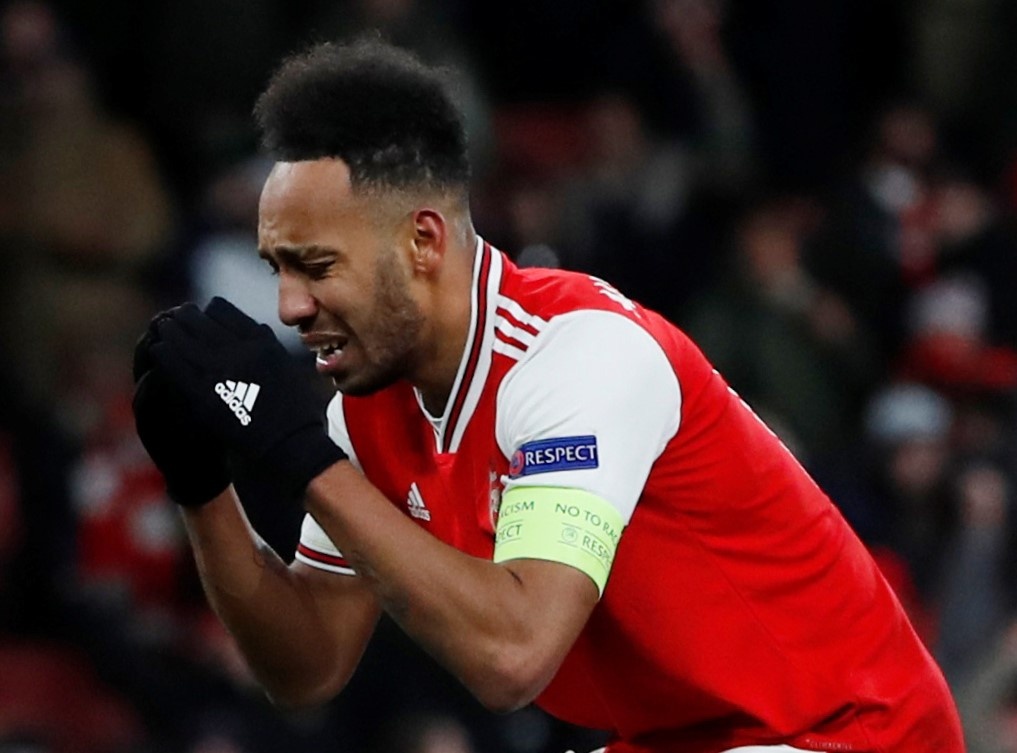 Arsenal phai tra tien cho CDV sau cu soc Europa League hinh anh