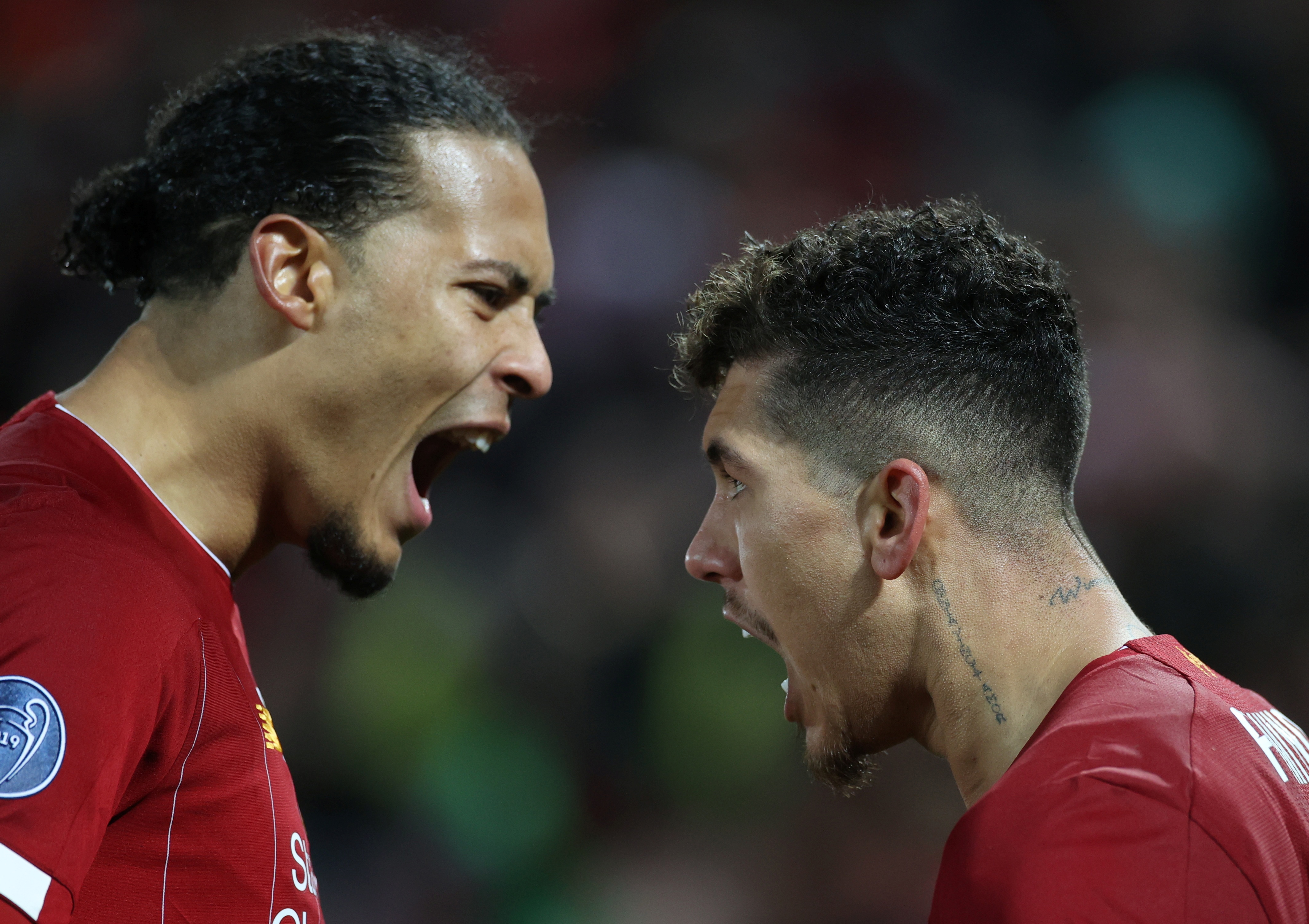 Van Dijk lo CDV Liverpool khong duoc nhin thay cup vo dich hinh anh