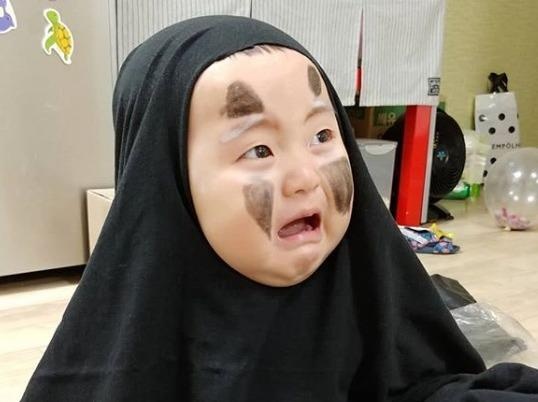 Loat trang phuc Halloween 'ba dao' nhin nhu do dien hai cua gioi tre hinh anh