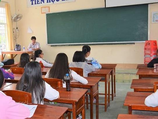 Bat thuong trong viec cat hop dong hon 1.400 giao vien tai Ca Mau hinh anh