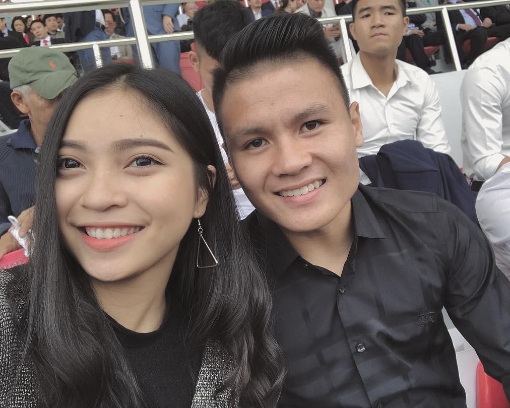 Ban gai Quang Hai khoe giong hat o cuoc thi 'The Debut' hinh anh