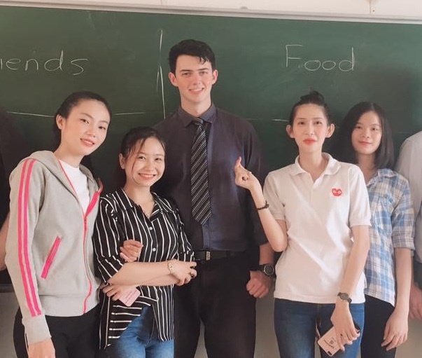 thay giao dien trai cao dang du lich nha trang anh 2