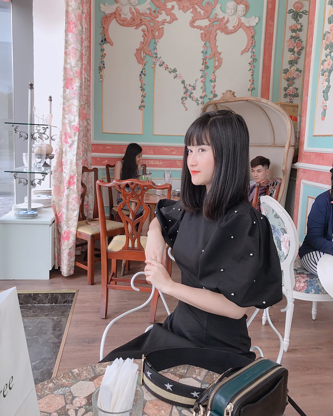 ban gai cau thu huy hung anh 8