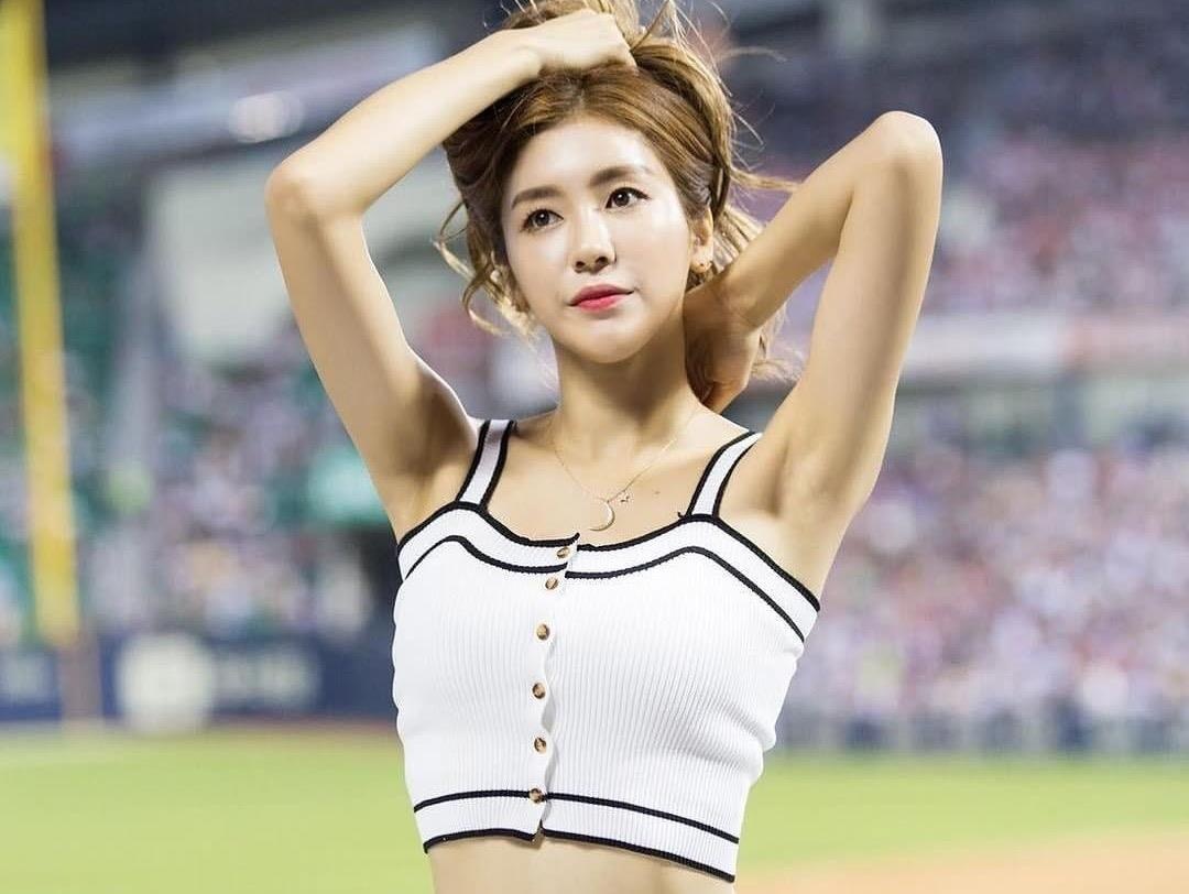 Ve goi cam cua hoat nao vien cao 1,72 m noi tieng nhat Han Quoc hinh anh