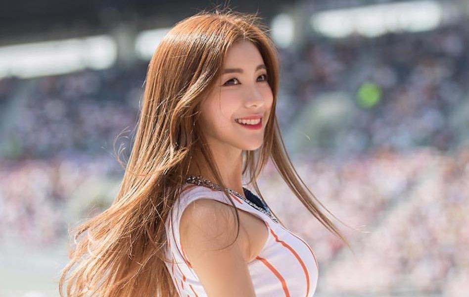 4 hoat nao vien xinh dep, goi cam lan san thanh cong sang showbiz hinh anh