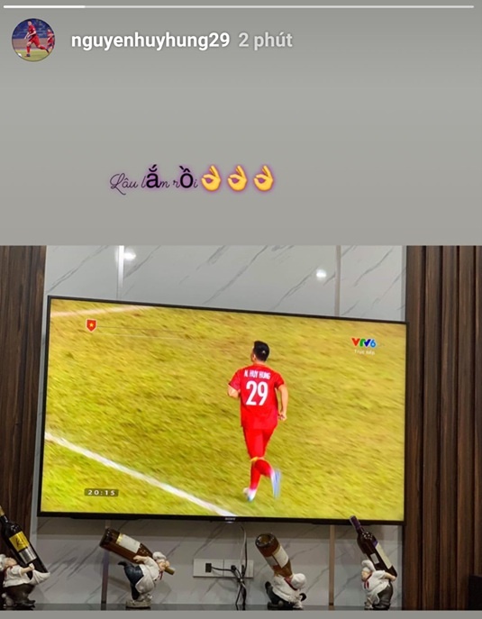 ban gai cau thu anh 7