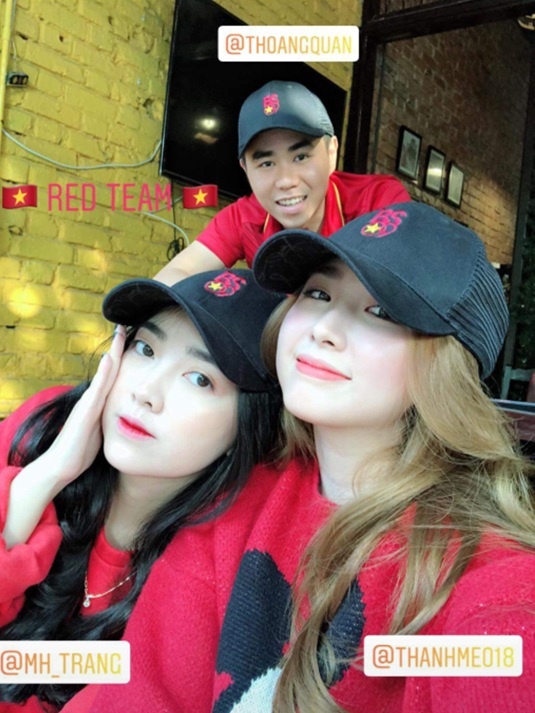 bạn gái cầu thủ ảnh 2 ban gai cau thu anh 2