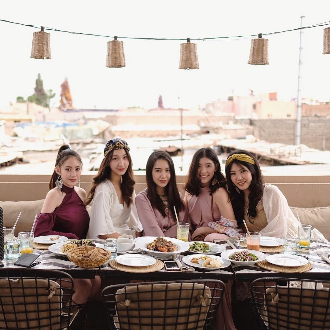 hoi ban than cua hot girl anh 4