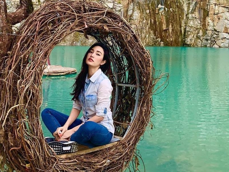 Ban gai cau thu Chanathip tham Da Lat hinh anh