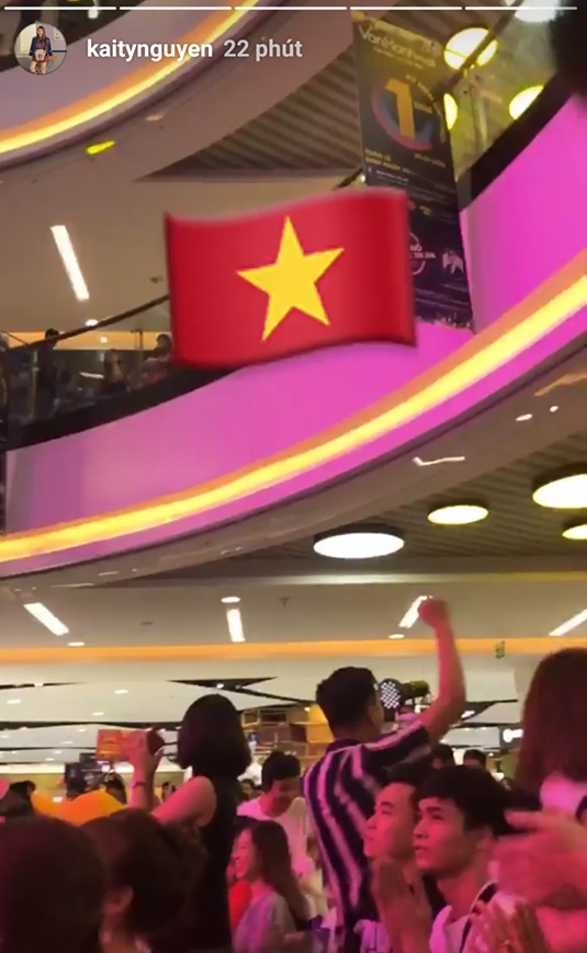 bạn gái chúc mừng cầu thủ ảnh 7 ban gai chuc mung cau thu anh 7