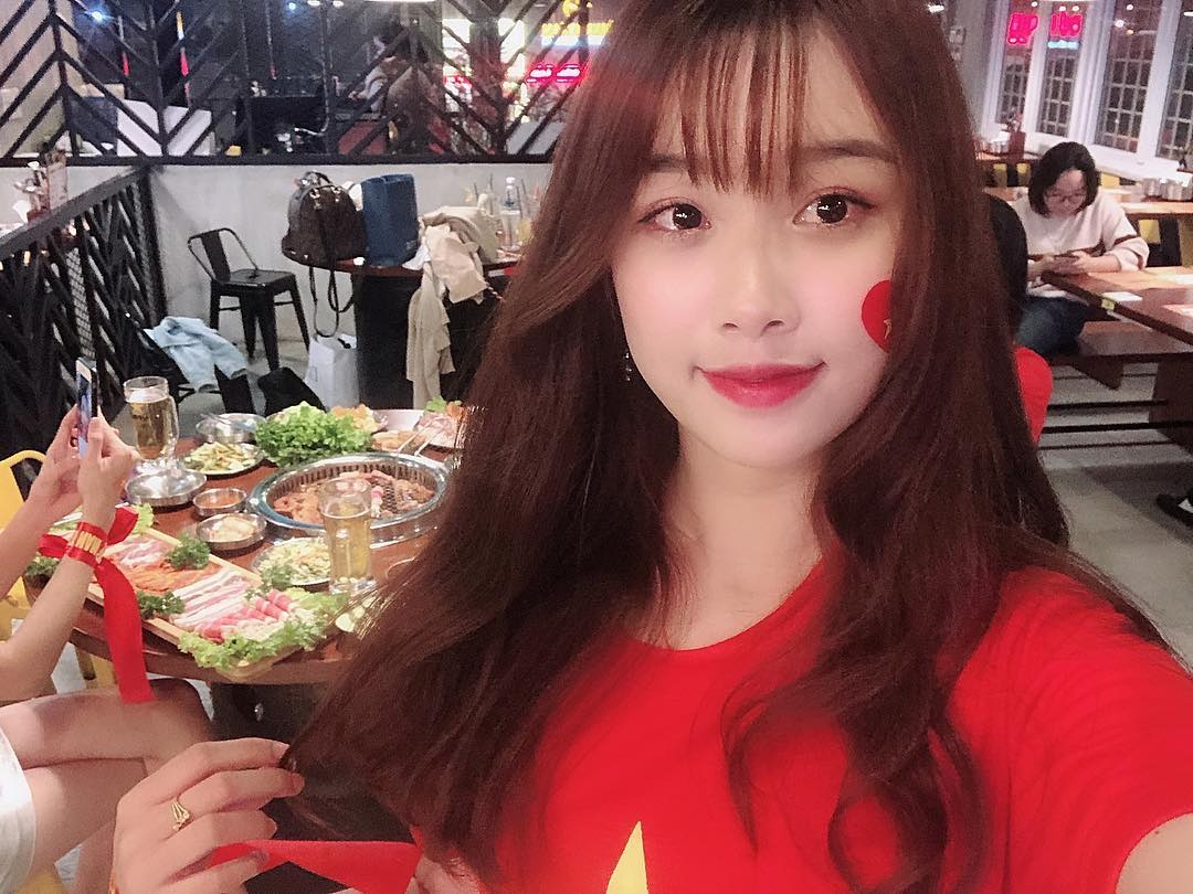 ban gai cau thu co vu doi tuyen Viet Nam anh 2